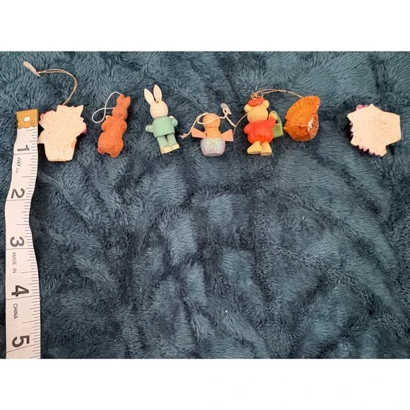 Vintage Miniature Resin Seasonal Ornament Lot 7pc Bear Turkey Bunny Flower Pot - Picture 3 of 3